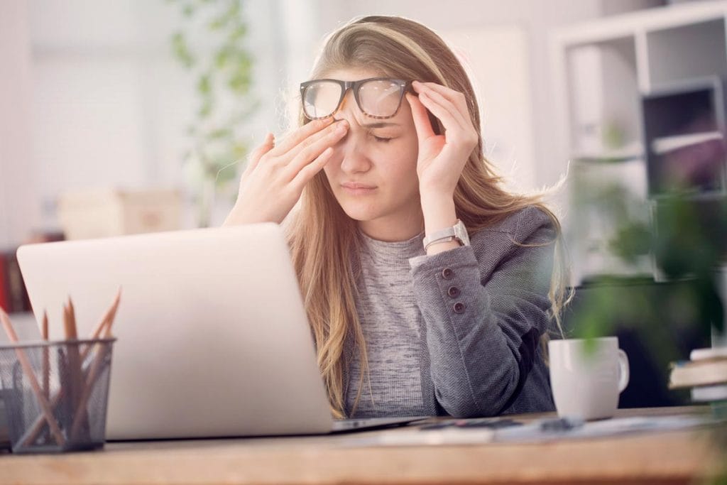 is there a connection between stress and your retinal health