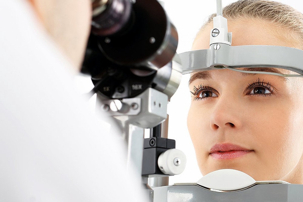 can your eyesight worsen after laser eye surgery