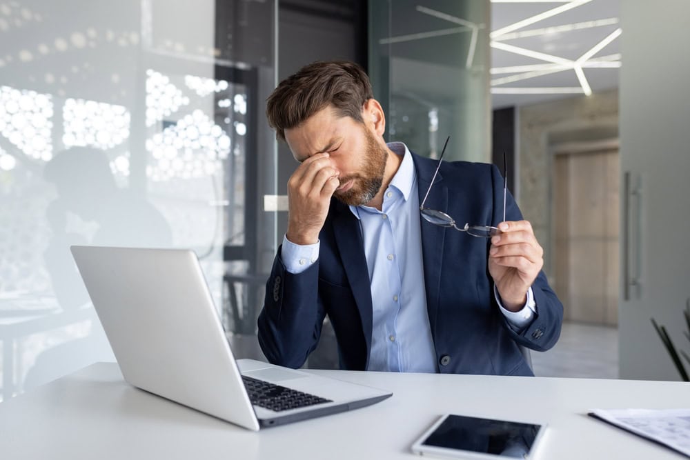 10 warning signs of eye problems