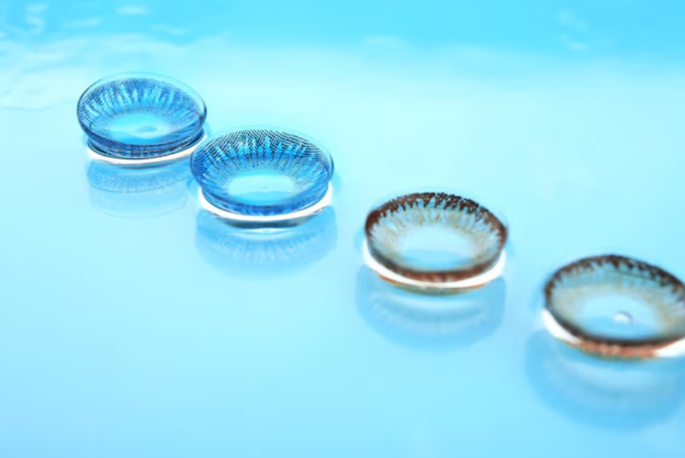 How does an Implantable Collamer Lens (ICL) work, and what is the cost of ICL eye treatment?
